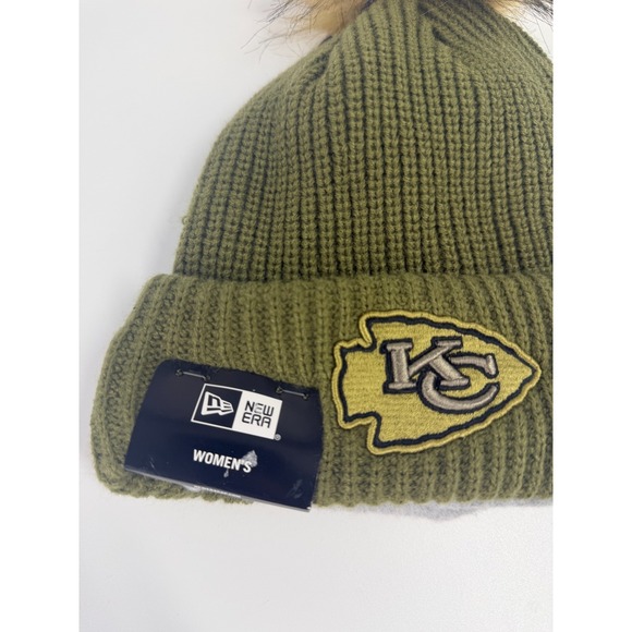 New Era Kansas City Chiefs 2025 Salute To Service Dark Moss Womens Knit Beanie - Picture 3 of 6